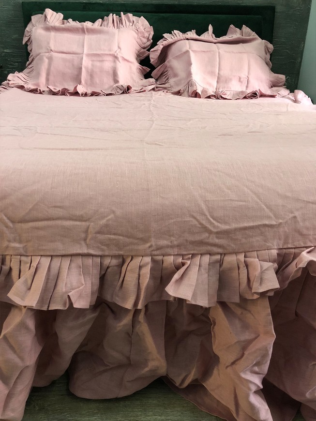 Комплект постельного белья из льна двуспальный с рюшами темно-розовый