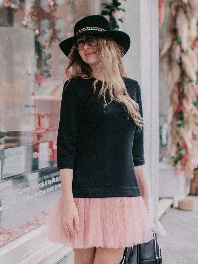 Constructor-dress black Airdress with removable blush pink skirt