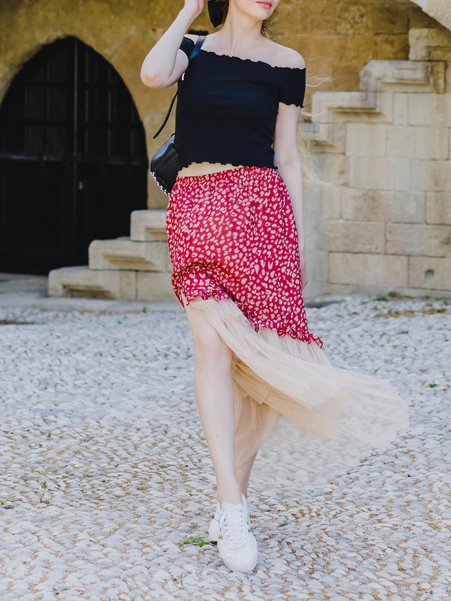 Red skirt in animal print with tulle ruffles