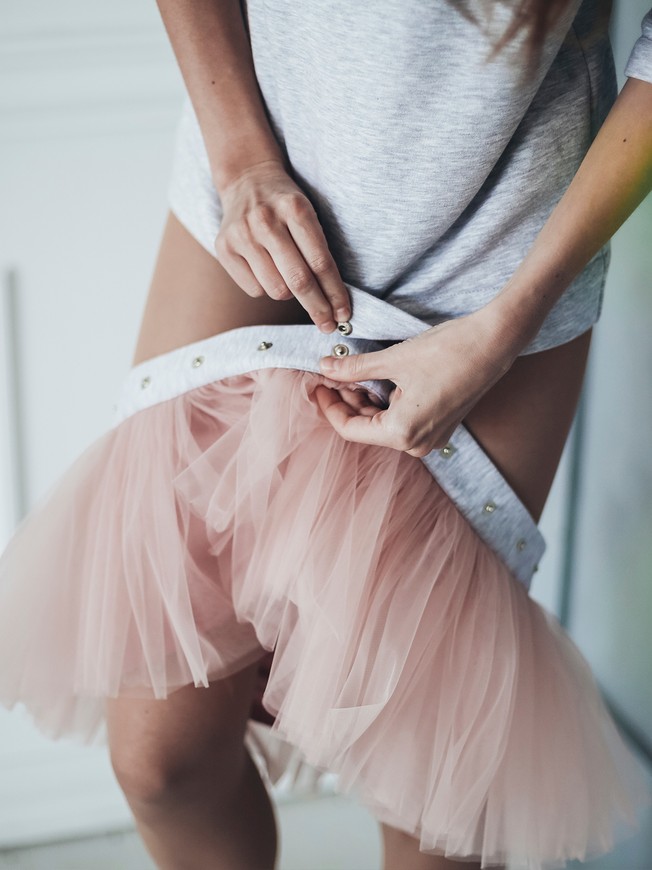 AIRDRESS set: gray top and 2 removable skirts (lush blush pink and black skinskirt)