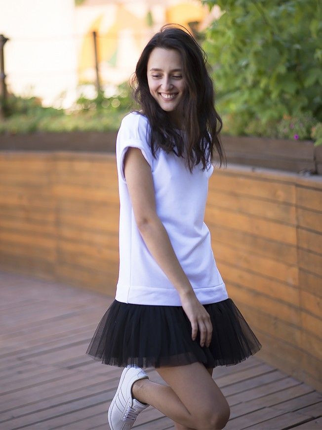 Constructor-dress white Airdress with removable black skirt