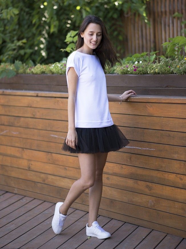 Constructor-dress white Airdress with removable black skirt