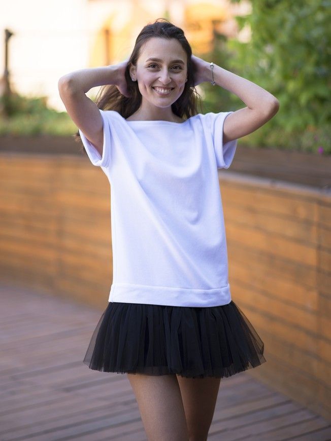 Constructor-dress white Airdress with removable black skirt
