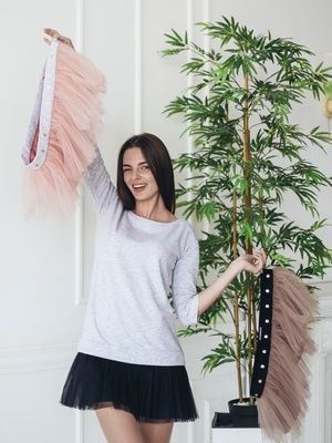 Комплект AIRDRESS: черный верх и 3 съемные юбочки (пышные пудровая, черная и латте)