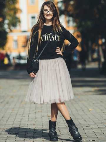 Casual tulle hotsell skirt outfit